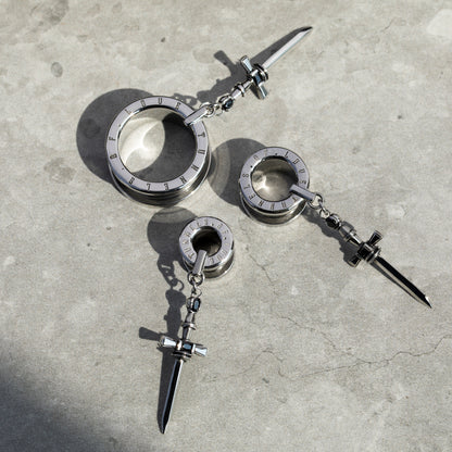 Lifestyle image of dagger dangle tunnel
